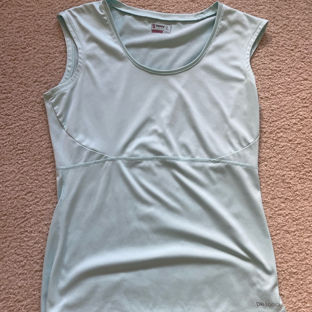Women’s size large dry fit sleeveless top Alpine design